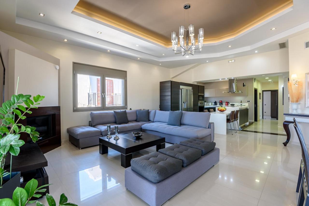 Luxury Villa In City Center With Rooftop Swimming Pool Chania  Exterior foto